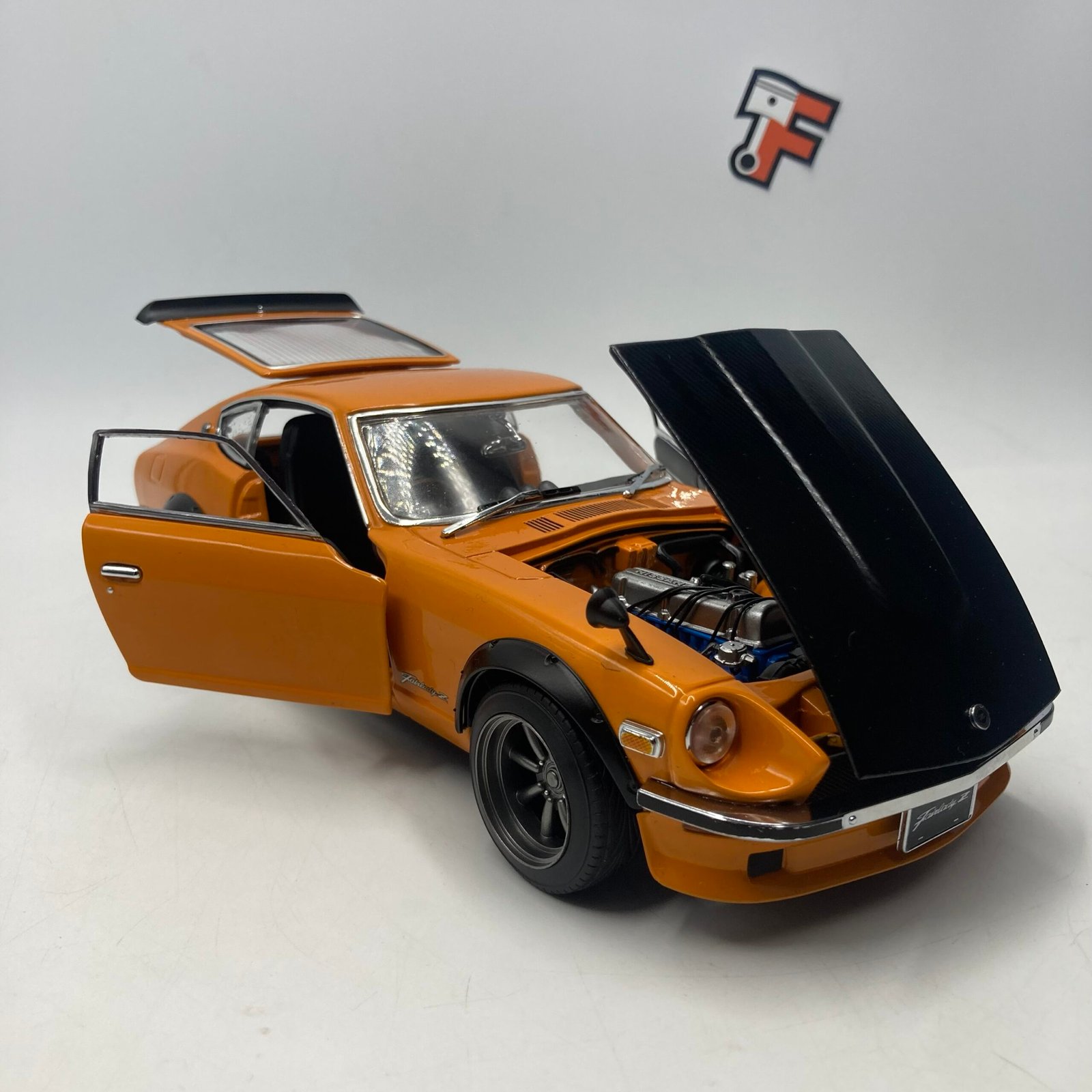 Datsun/Nissan 1971 Fairlady Z (S30) Orange – Image 11
