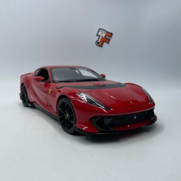 Miniature Ferrari 812 Competizione rouge métallisé BBurago 1/18 vendue en Suisse
