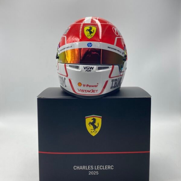 Mini casque Charles Leclerc F1 2025 Bell échelle 1/2 vendu en Suisse