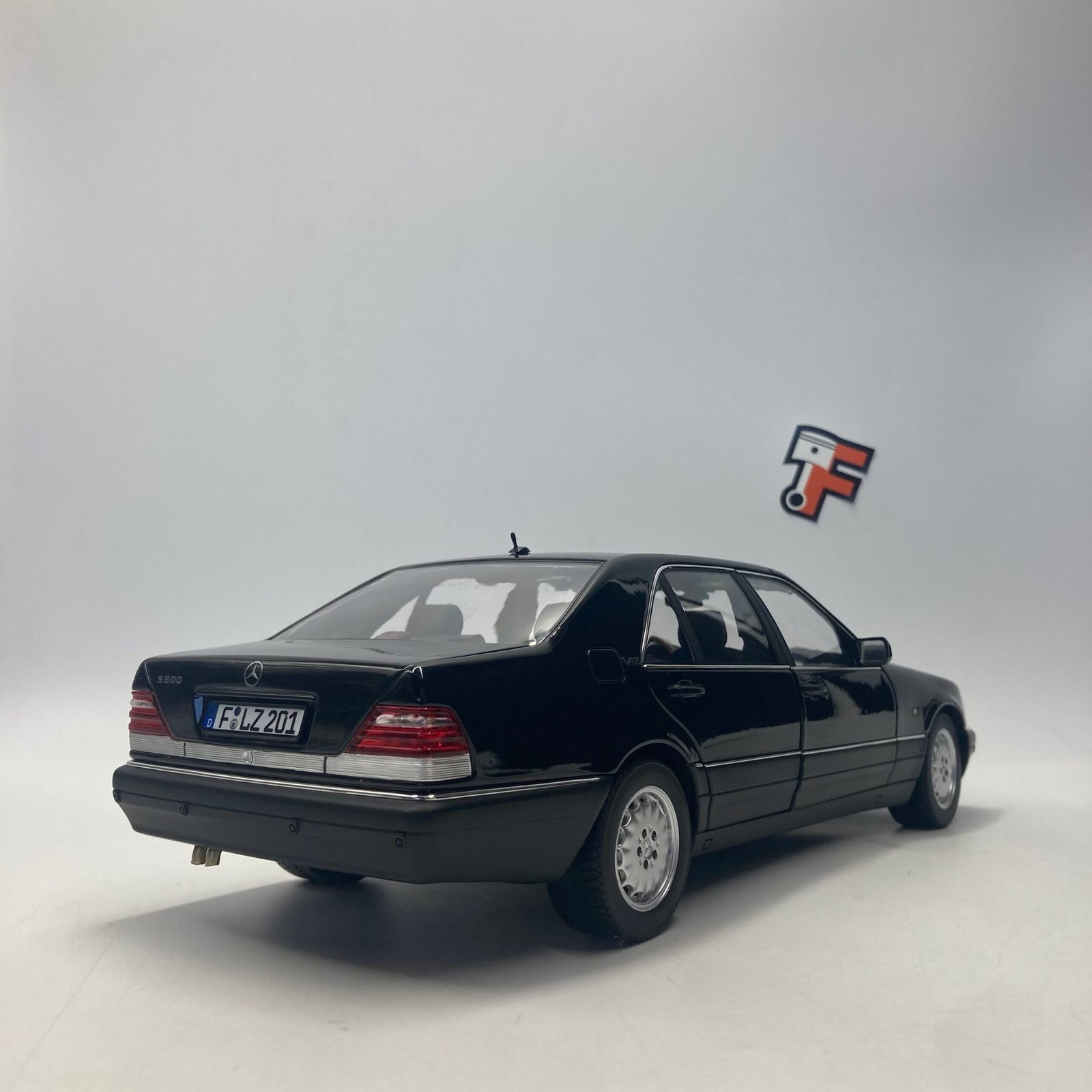 Mercedes-Benz S600 1997 Obsidian Black metallic – Image 7