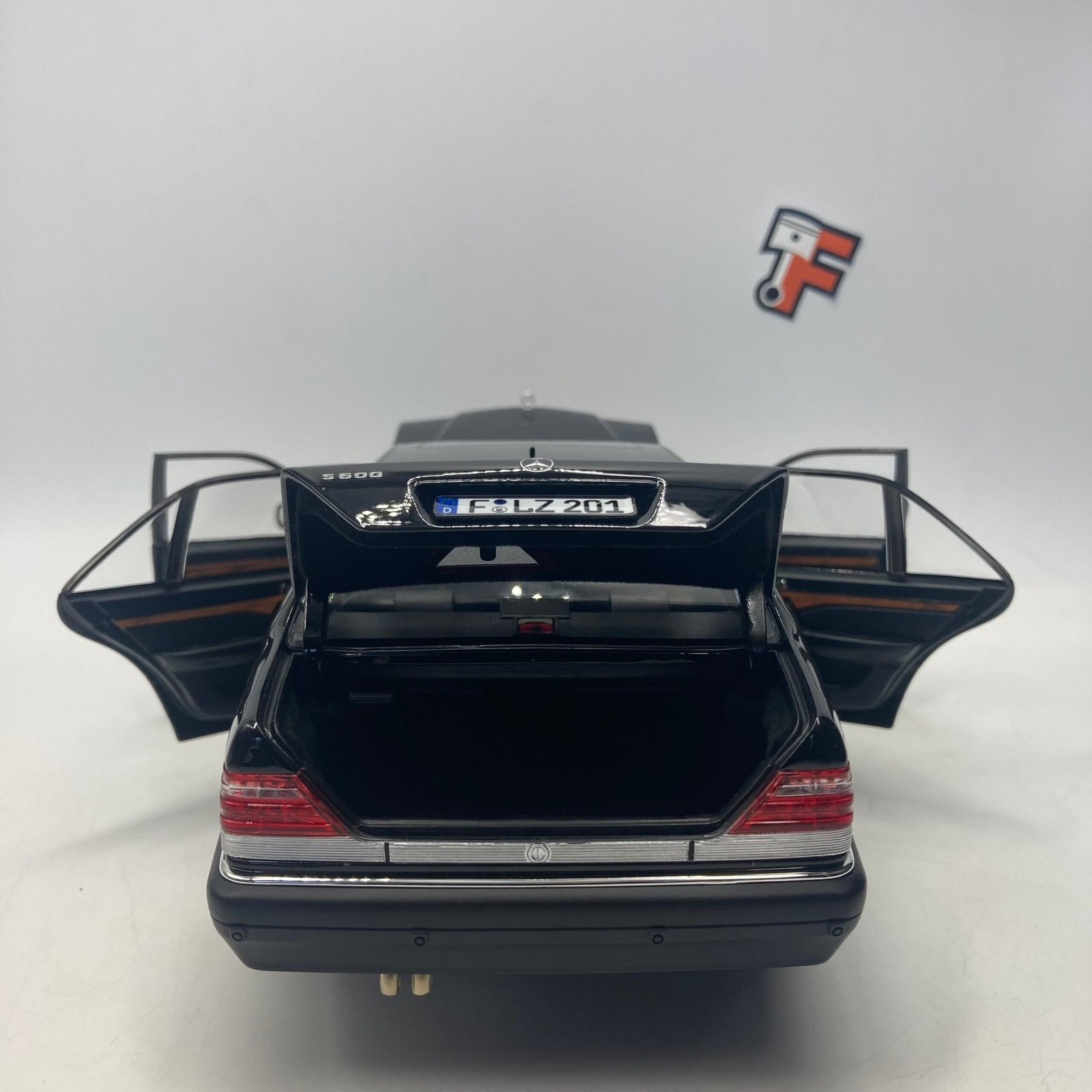 Mercedes-Benz S600 1997 Obsidian Black metallic – Image 15