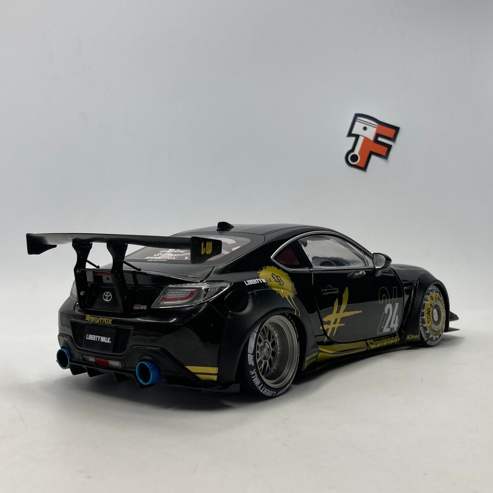 Toyota GR86 With Liberty Walk Body Kit – Image 7