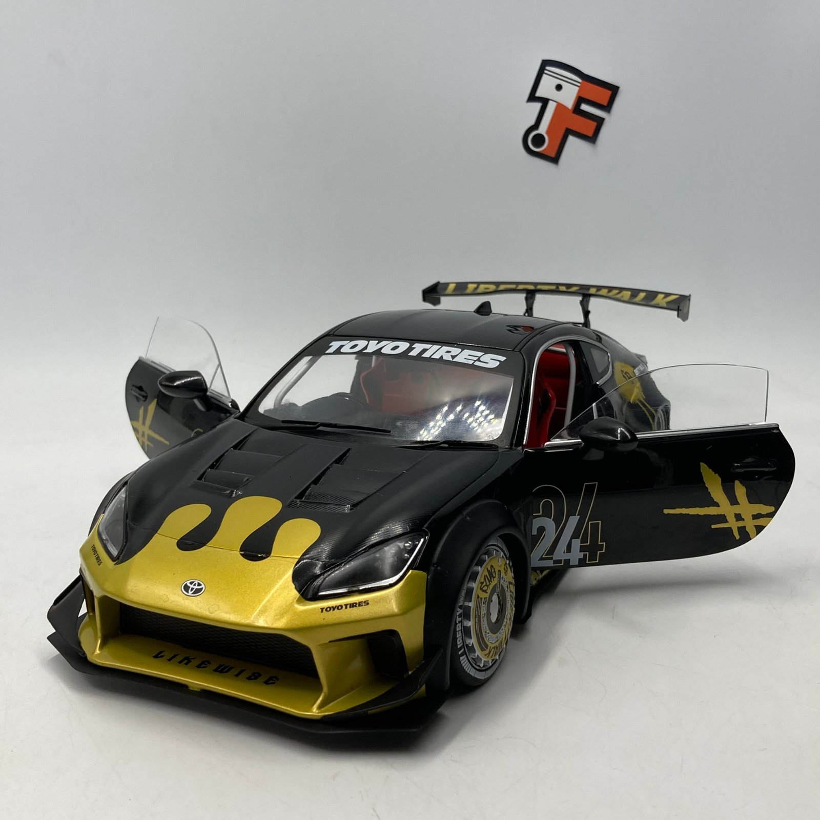 Toyota GR86 With Liberty Walk Body Kit – Image 12