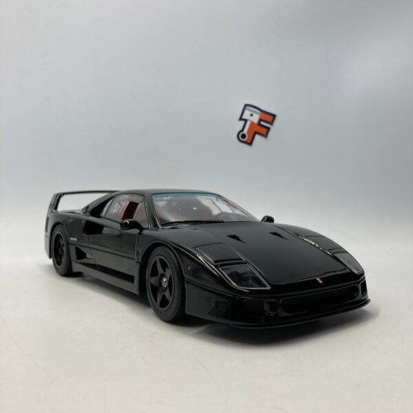 Miniature Ferrari F40 Lightweight noire échelle 1/18 vendue en Suisse
