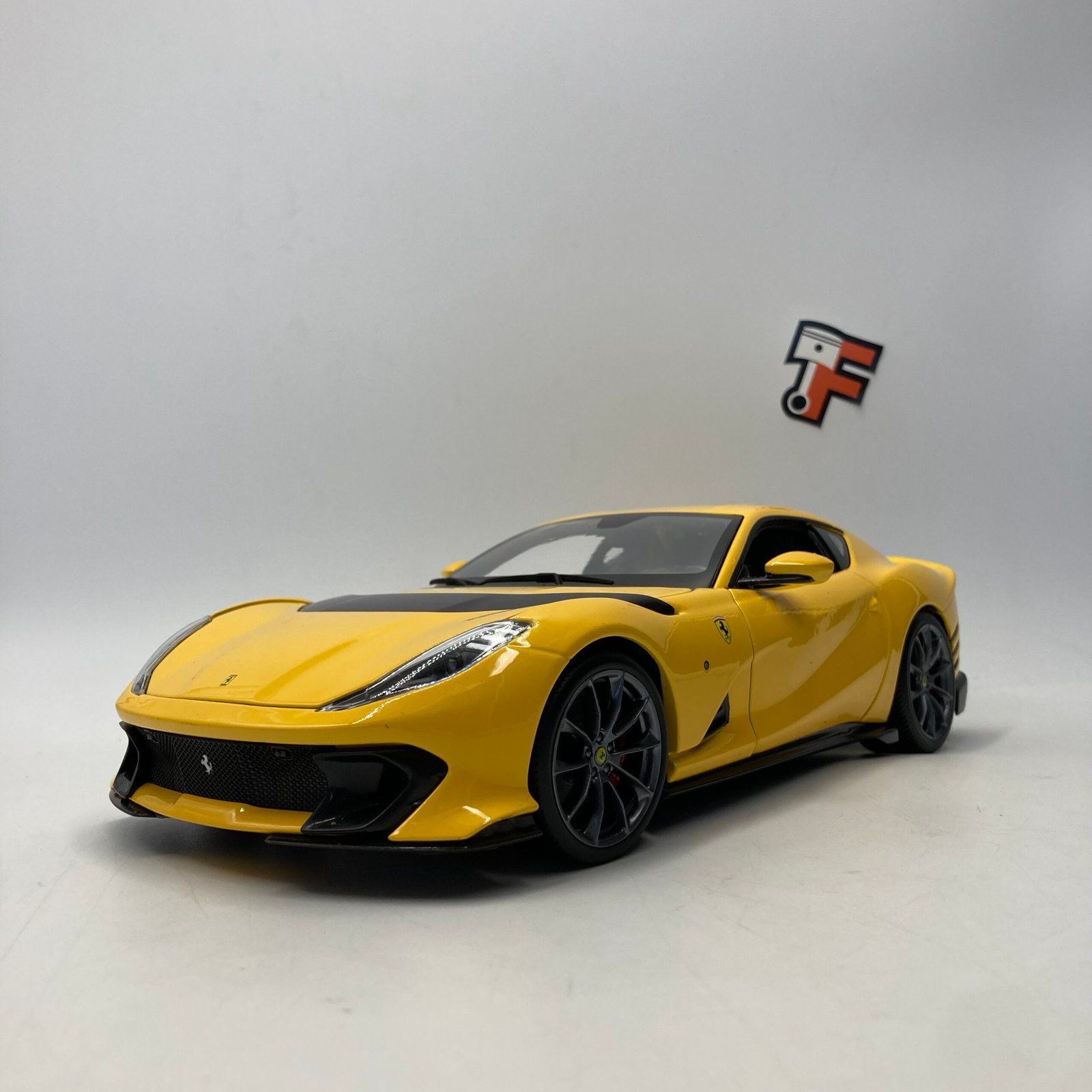 Ferrari 812 Competizione Yellow – Image 3