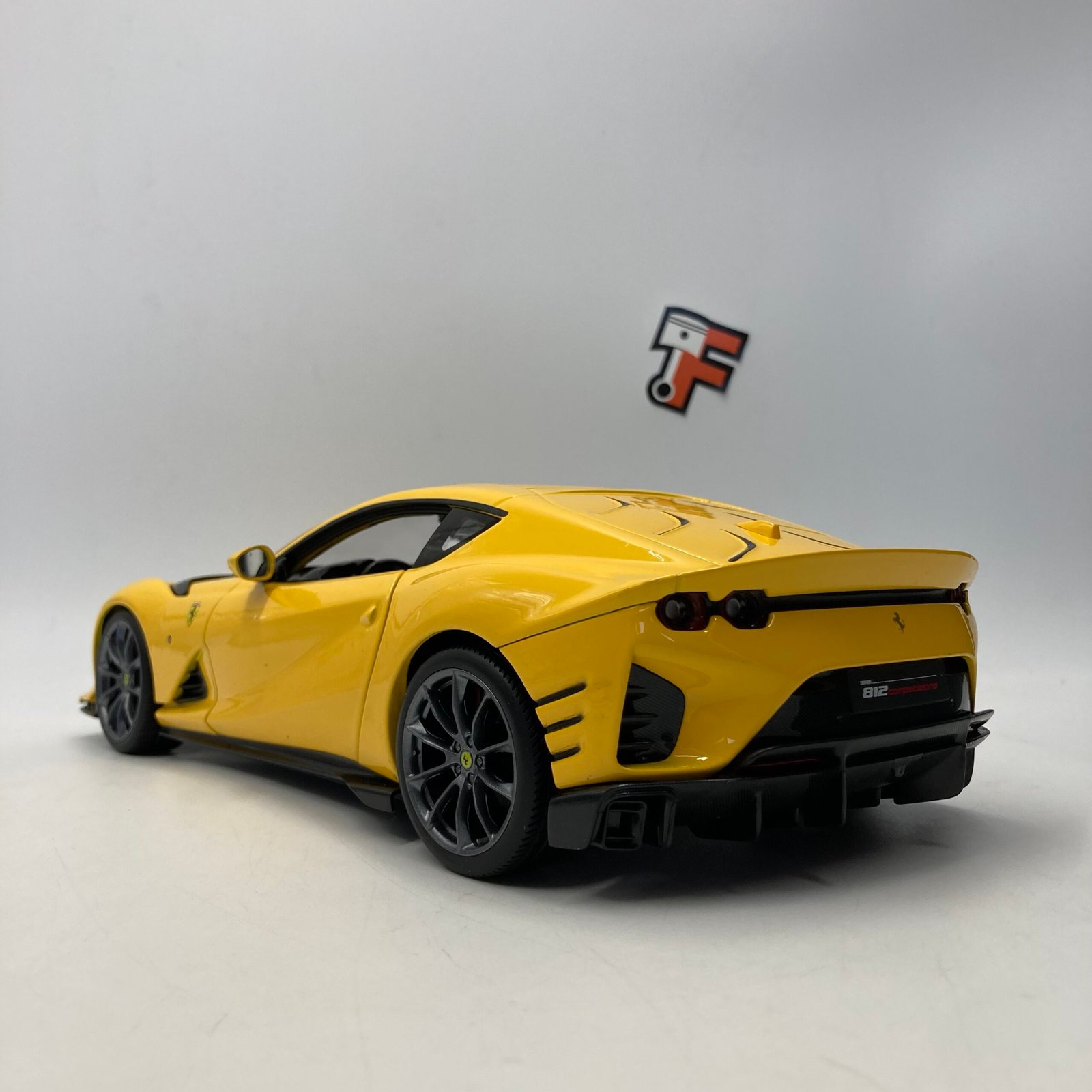 Ferrari 812 Competizione Yellow – Image 5