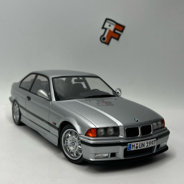 Miniature BMW M3 E36 3.2 Coupé Arctic Silver 1997 échelle 1/18 vendue en Suisse