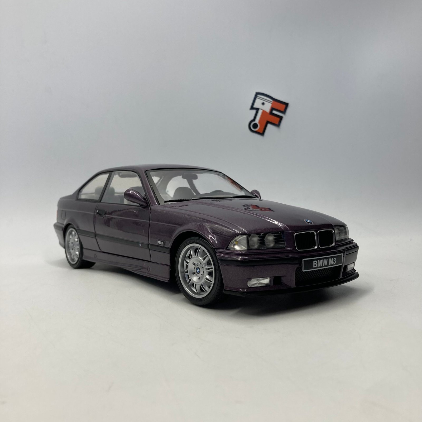 Miniature BMW M3 E36 Coupé Technoviolet Solido 1/18 vendue en Suisse