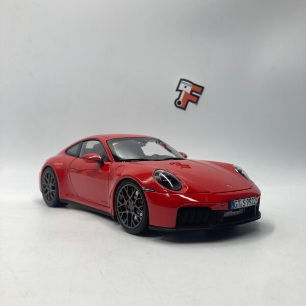 Miniature Porsche 911 Carrera 4 GTS 2024 Guards Red Norev 1/18 vendue en Suisse