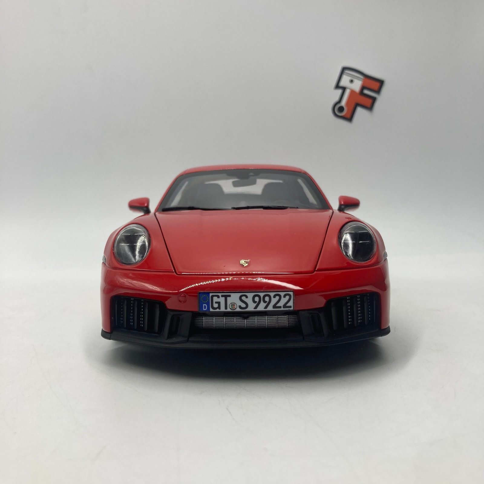Porsche 911 Carrera 4 GTS 2024 Guards Red – Image 2