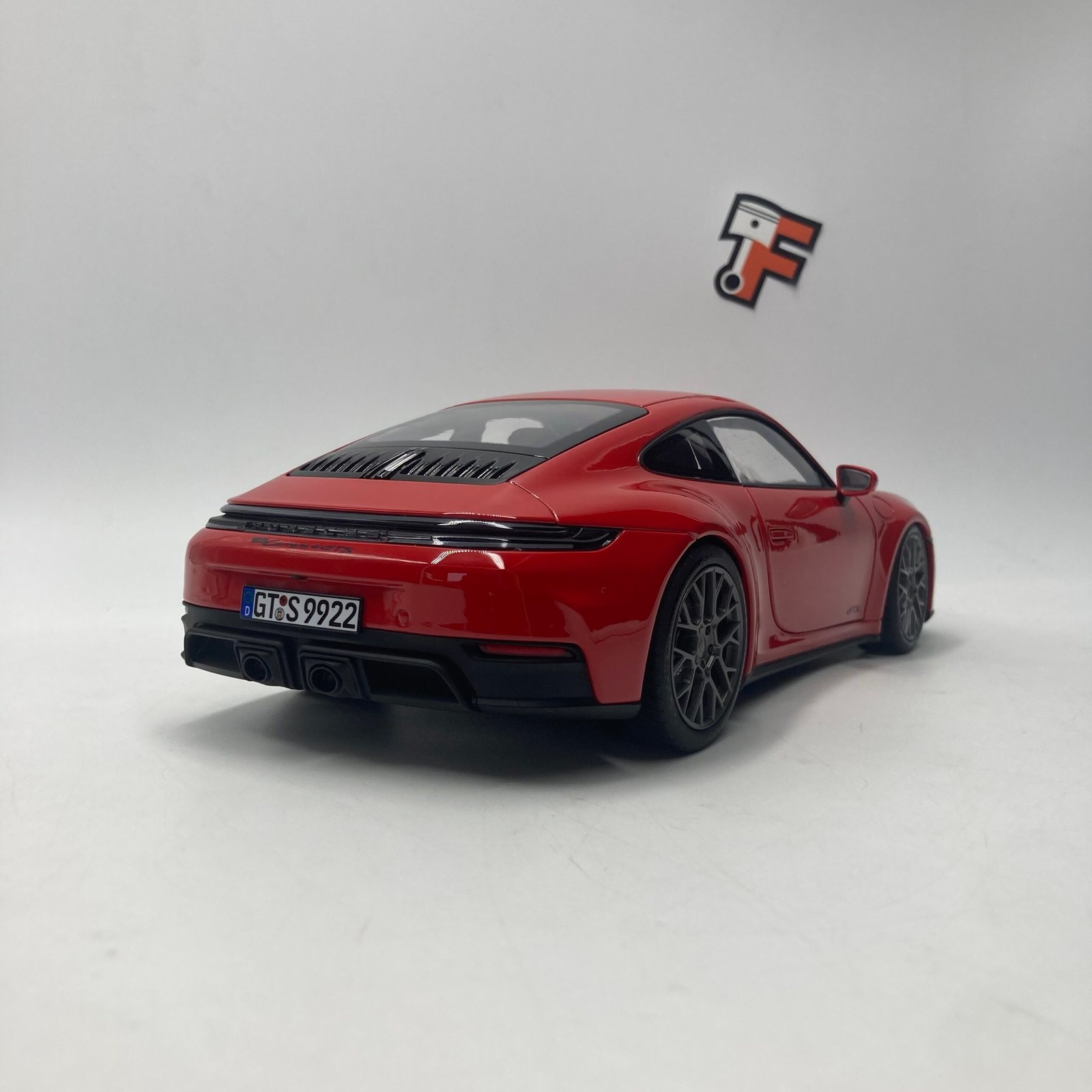 Porsche 911 Carrera 4 GTS 2024 Guards Red – Image 7