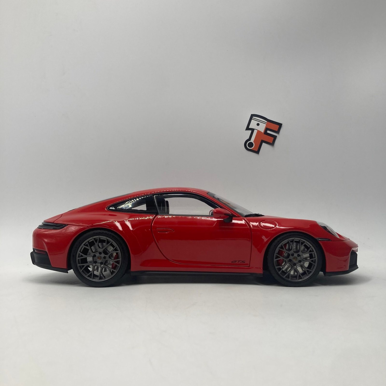 Porsche 911 Carrera 4 GTS 2024 Guards Red – Image 8