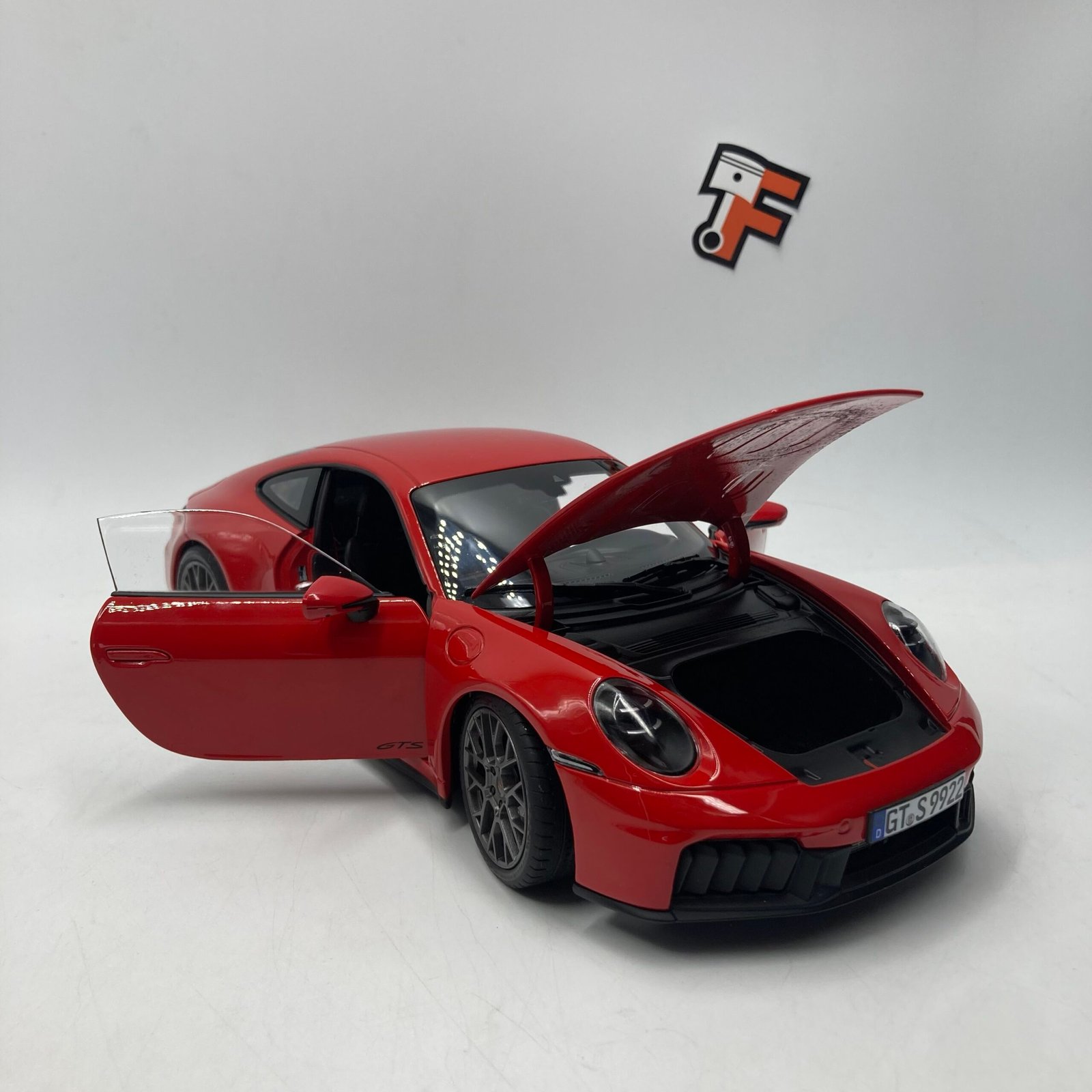 Porsche 911 Carrera 4 GTS 2024 Guards Red – Image 11