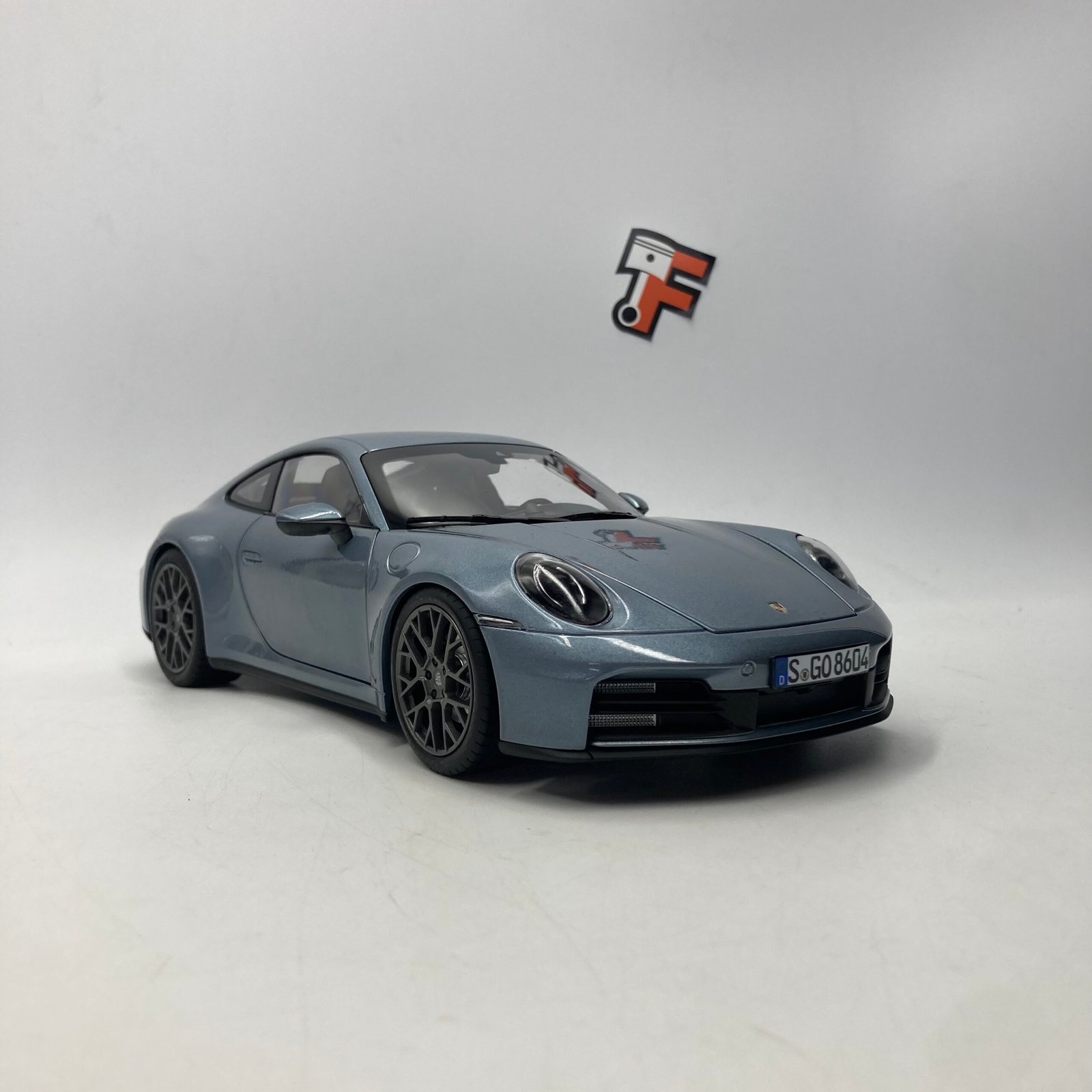 Miniature Porsche 911 Carrera 2024 Polarsilbermetallic vendue en Suisse par Frakaxessoires