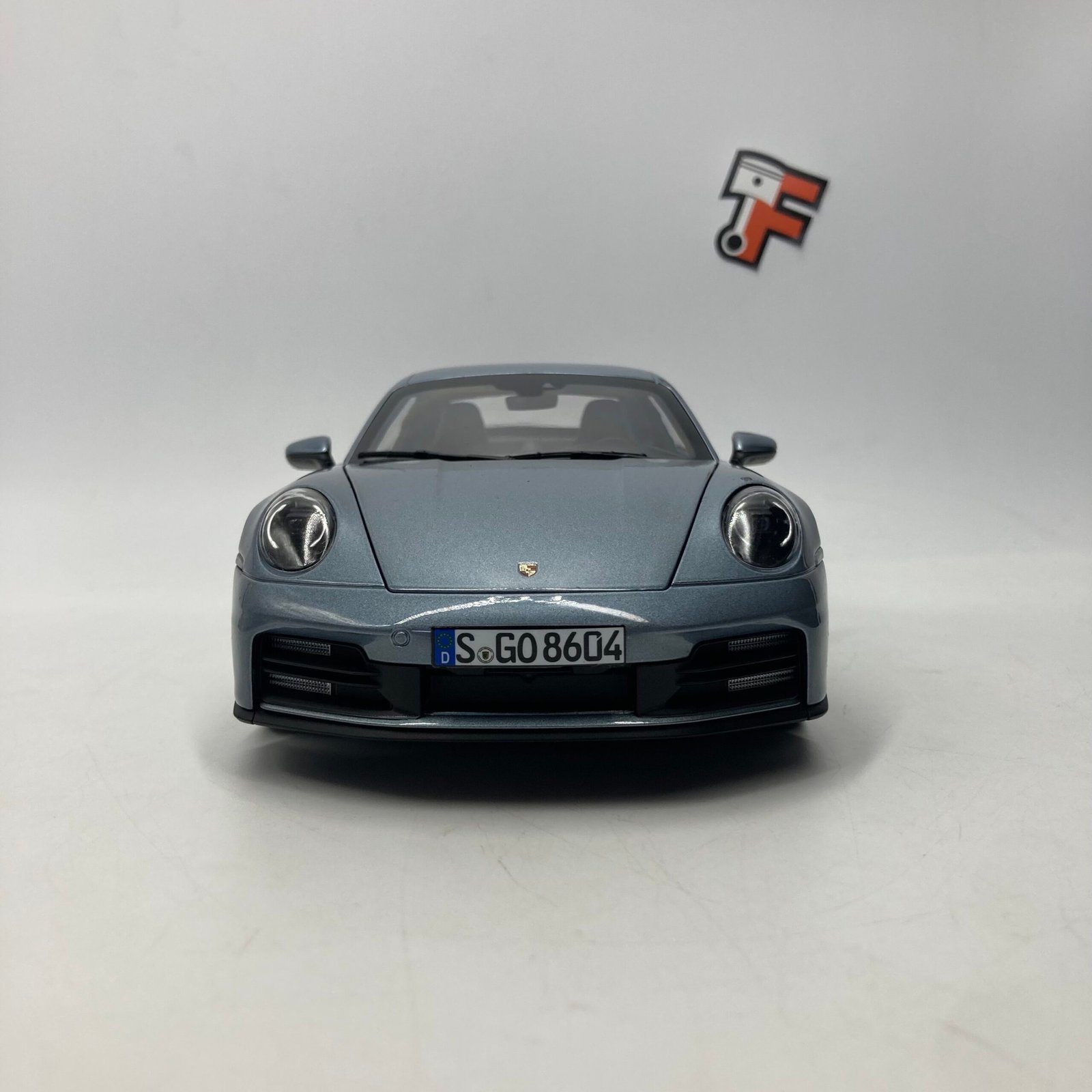 Porsche 911 992.2 Carrera 2025 Polarsilbermetallic – Image 2