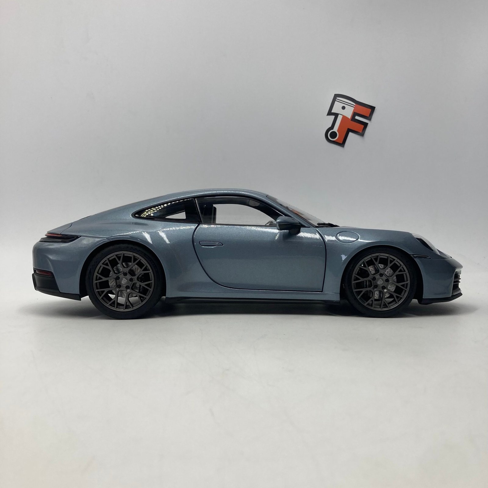 Porsche 911 992.2 Carrera 2025 Polarsilbermetallic – Image 8