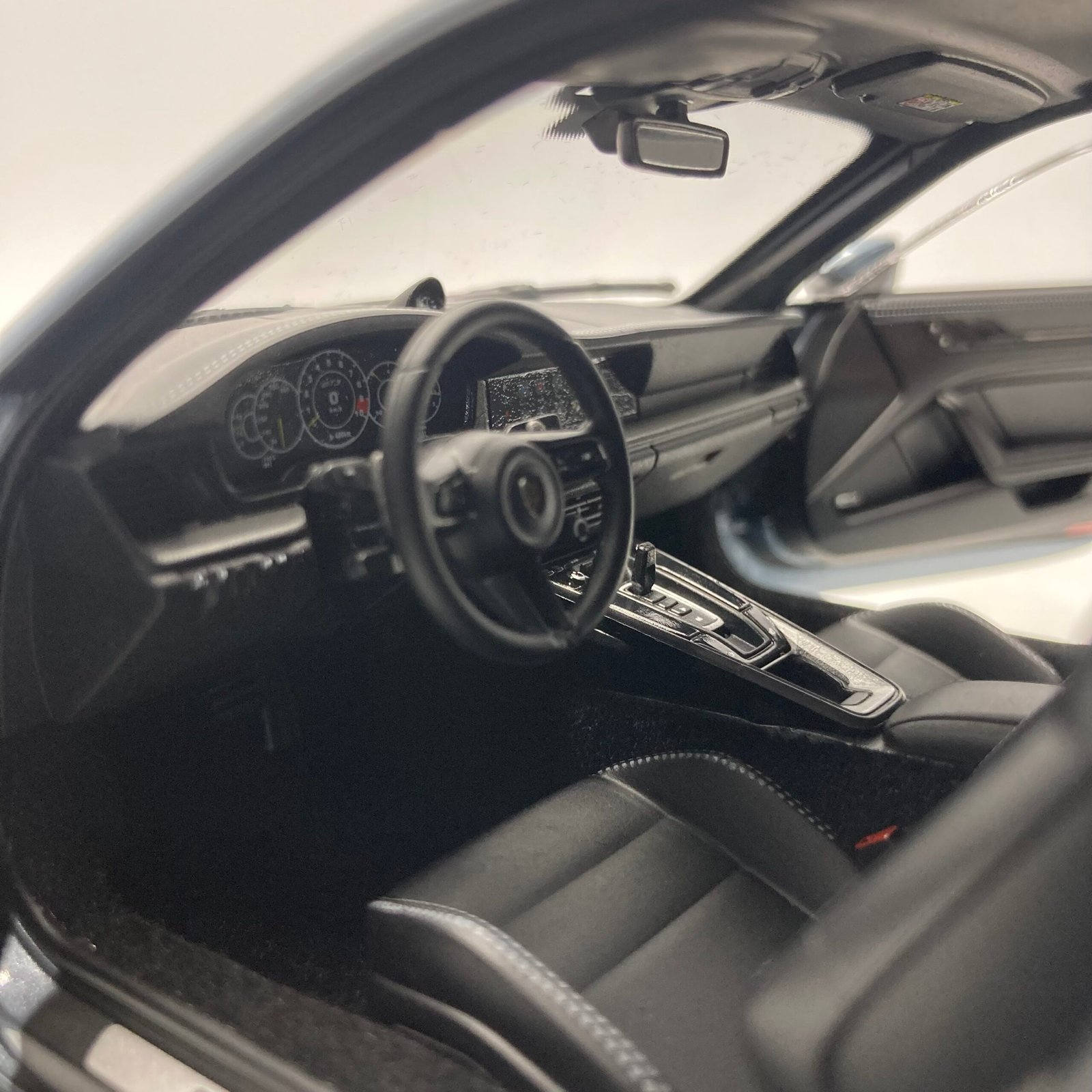 Porsche 911 992.2 Carrera 2025 Polarsilbermetallic – Image 9