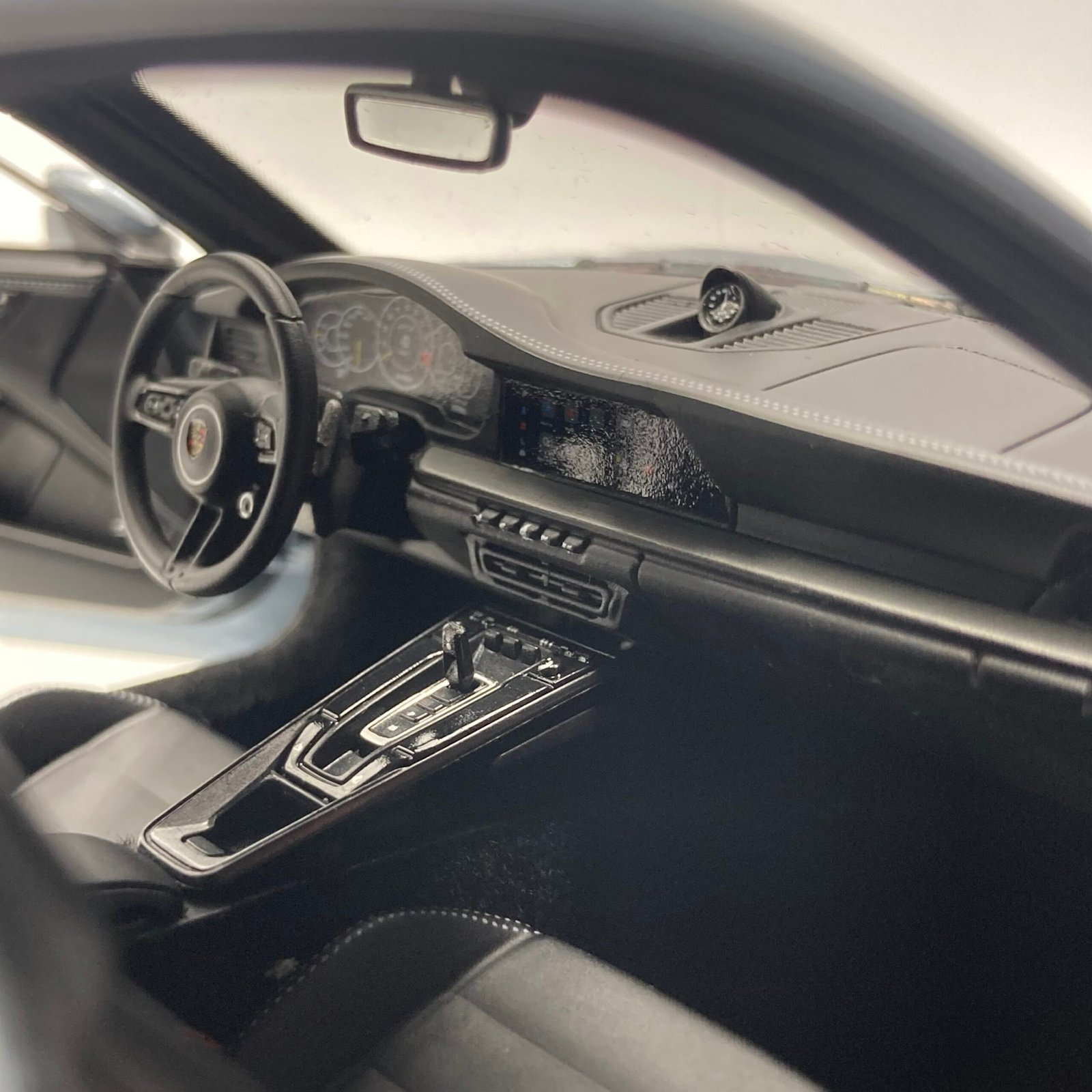 Porsche 911 992.2 Carrera 2025 Polarsilbermetallic – Image 10