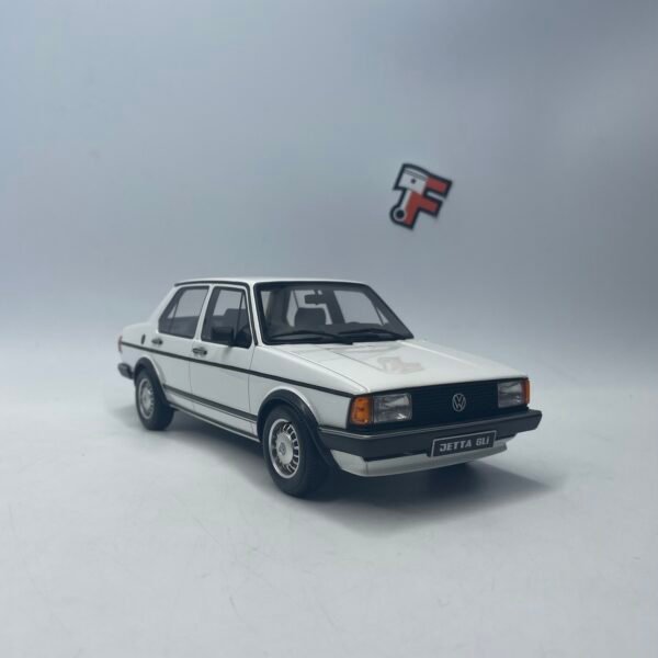 Miniature Volkswagen Jetta 1.8 GLI White 1/18 série limitée vendue en Suisse