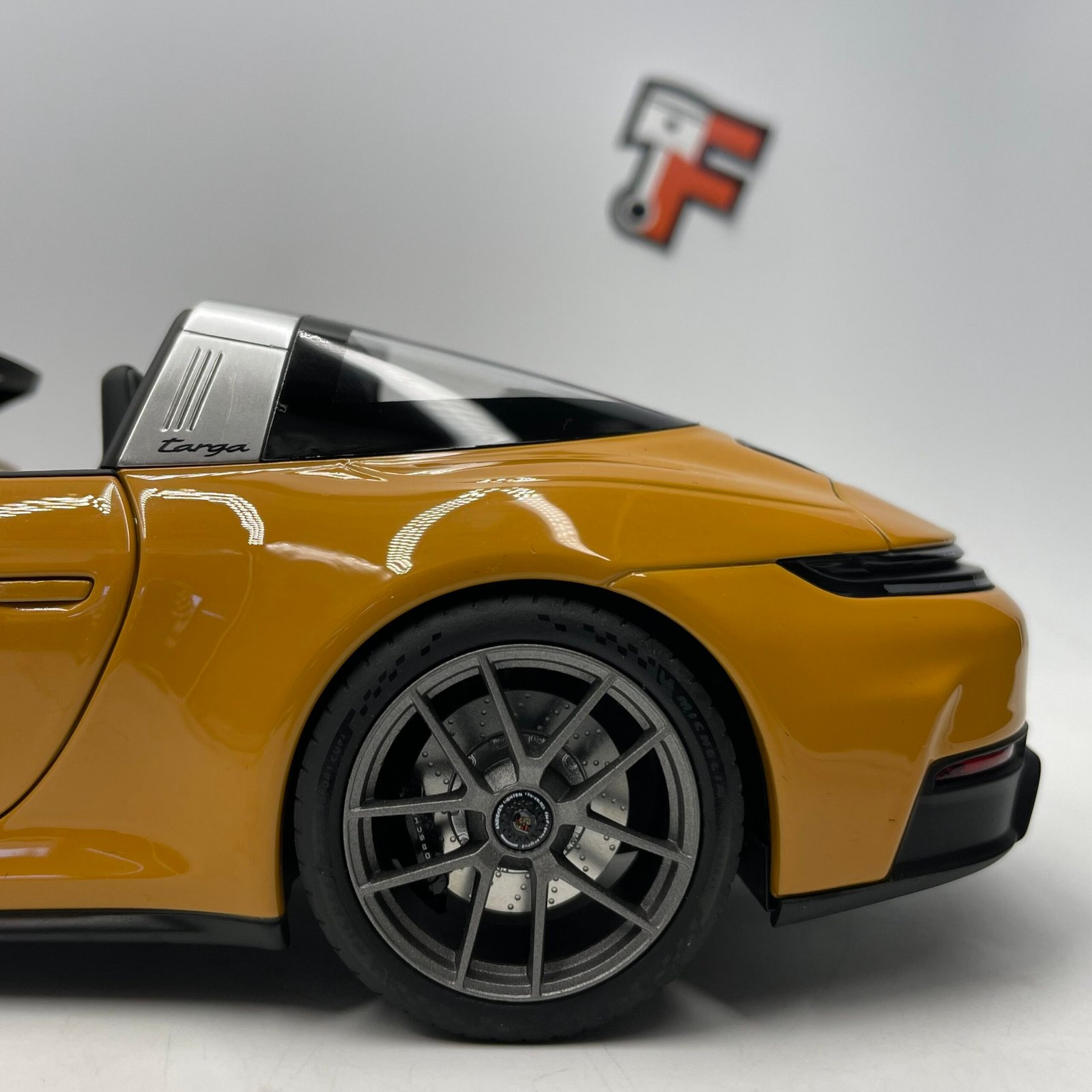 Porsche 911 Targa 4 GTS 2025 Bahamayellow – Image 14