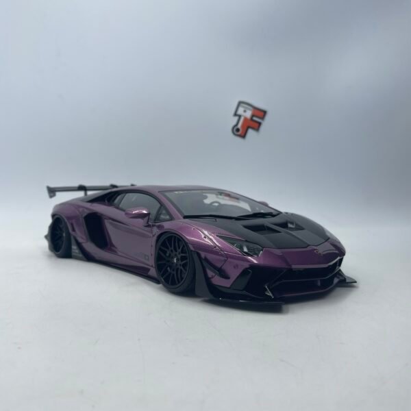 Miniature Lamborghini Aventador SVJ Liberty Walk Viola SE30 1/18 AUTOart vendue en Suisse