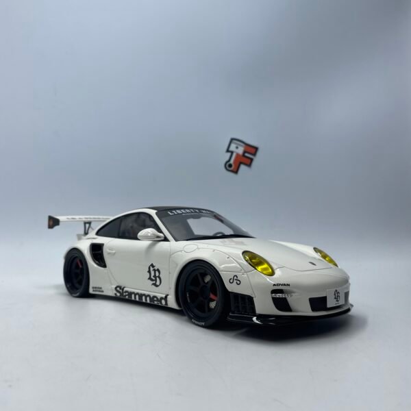 Miniature Porsche 997 Turbo LBWK White GT Spirit 1/18 série limitée Suisse