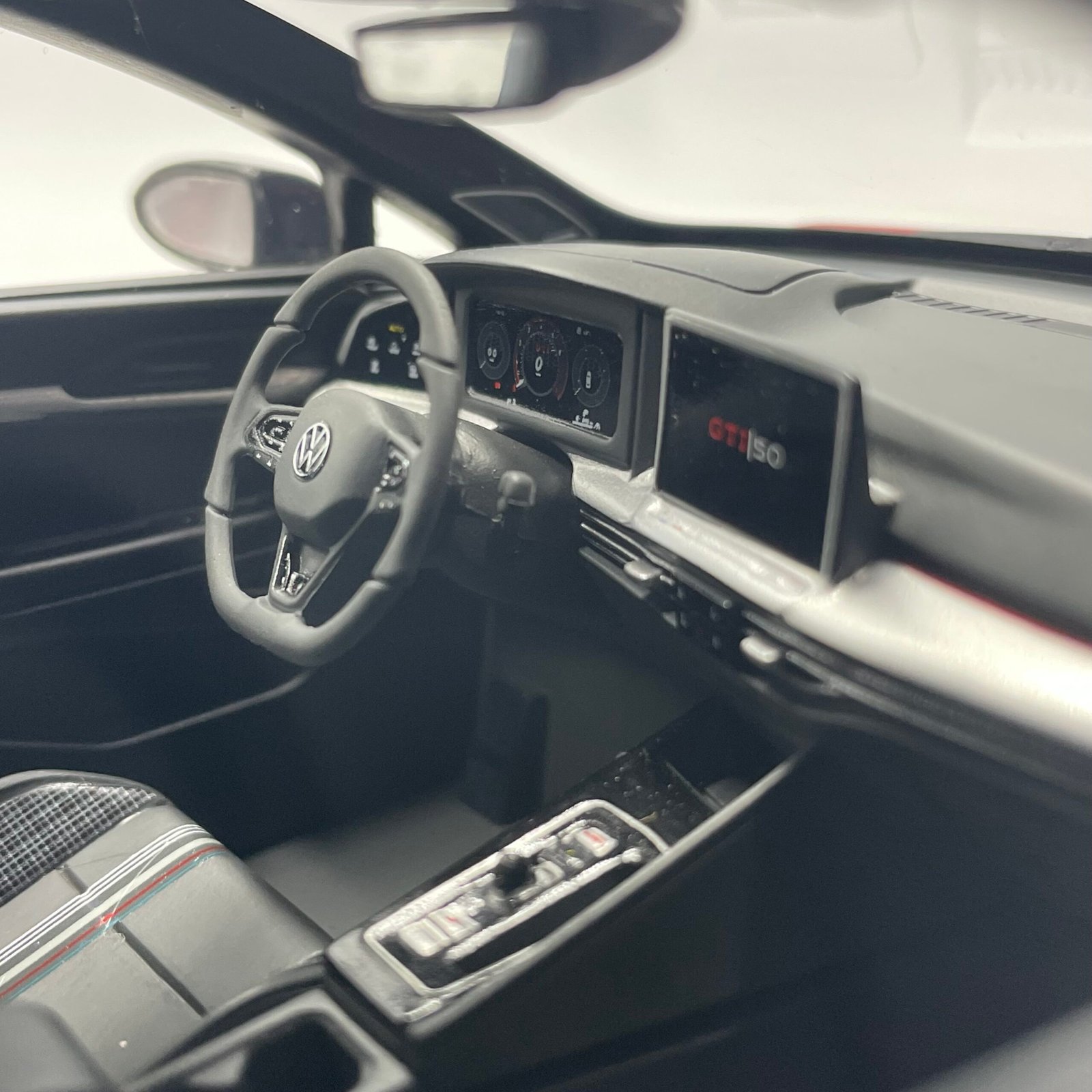 Volkswagen Golf GTI "50th Edition" 2024 tord – Image 10
