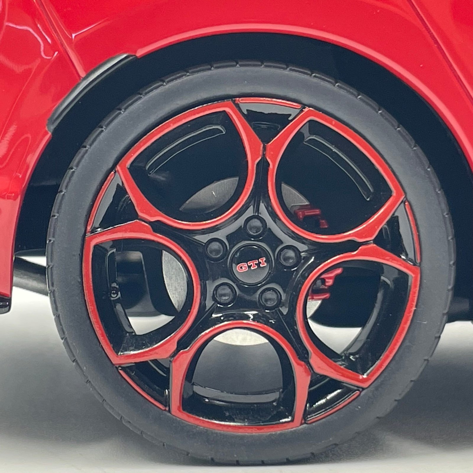Volkswagen Golf GTI "50th Edition" 2024 tord – Image 13