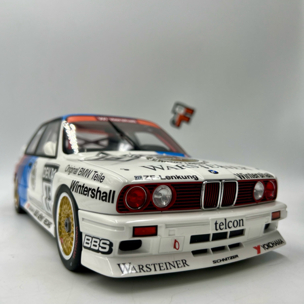 Miniature BMW M3 E30 DTM 1989 Ravaglia 1/12 série limitée vendue en Suisse