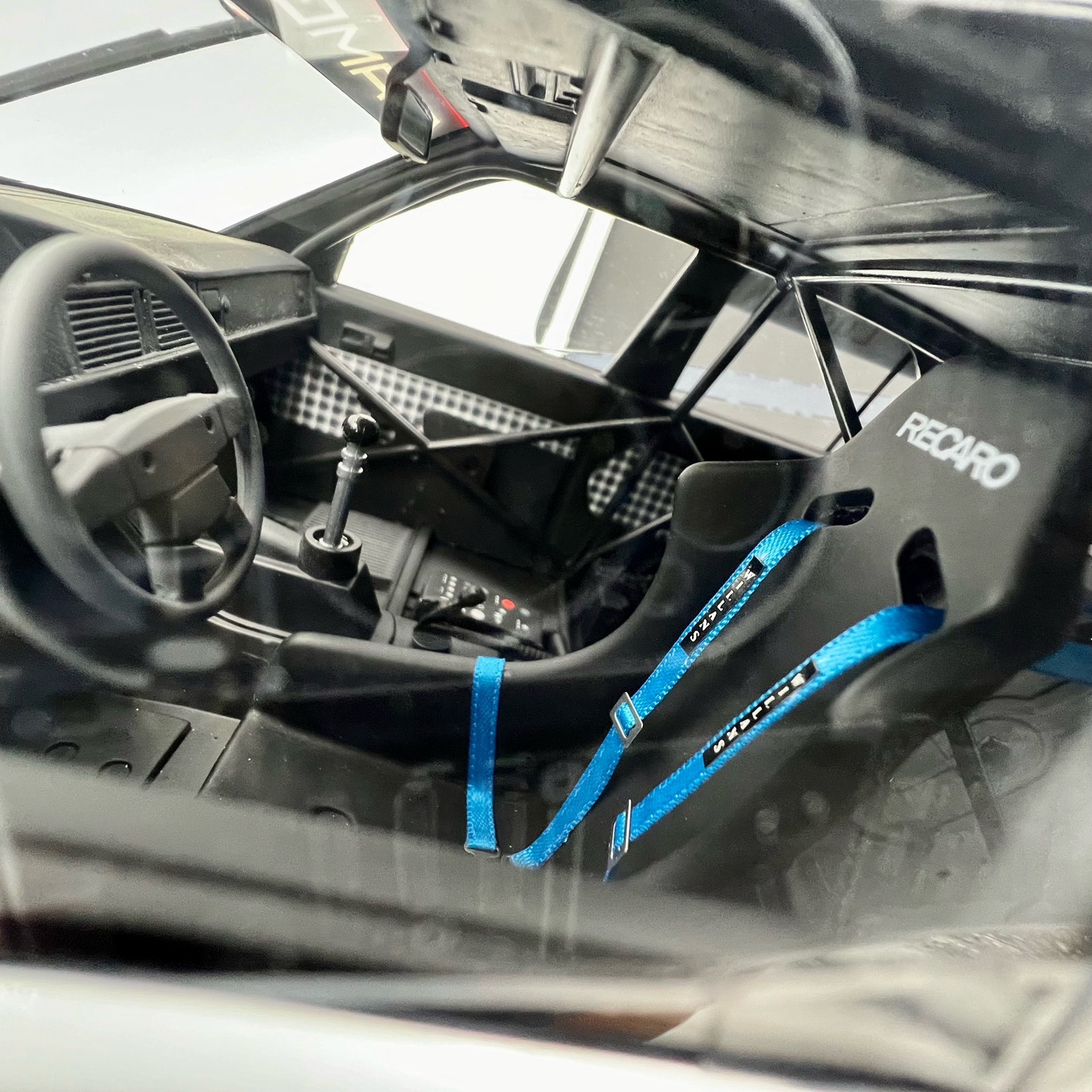 Mercedes 190 EVO II W201 DTM ‘92 1/12 – Image 5