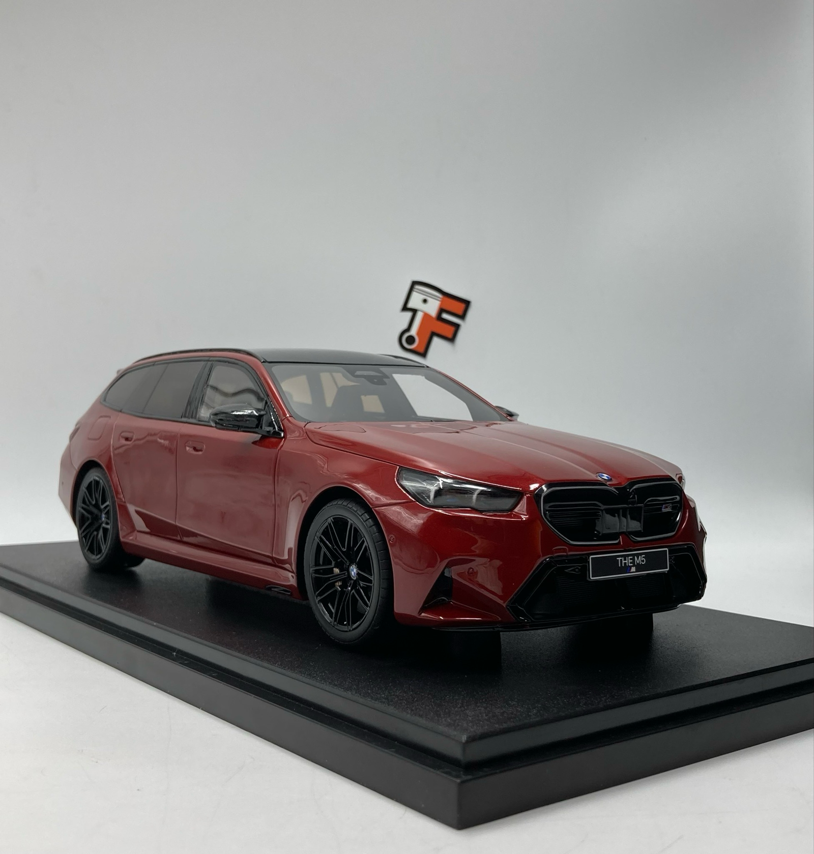 Miniature BMW M5 Touring 2025 Fire Red 1/18 GT Spirit vendue en Suisse