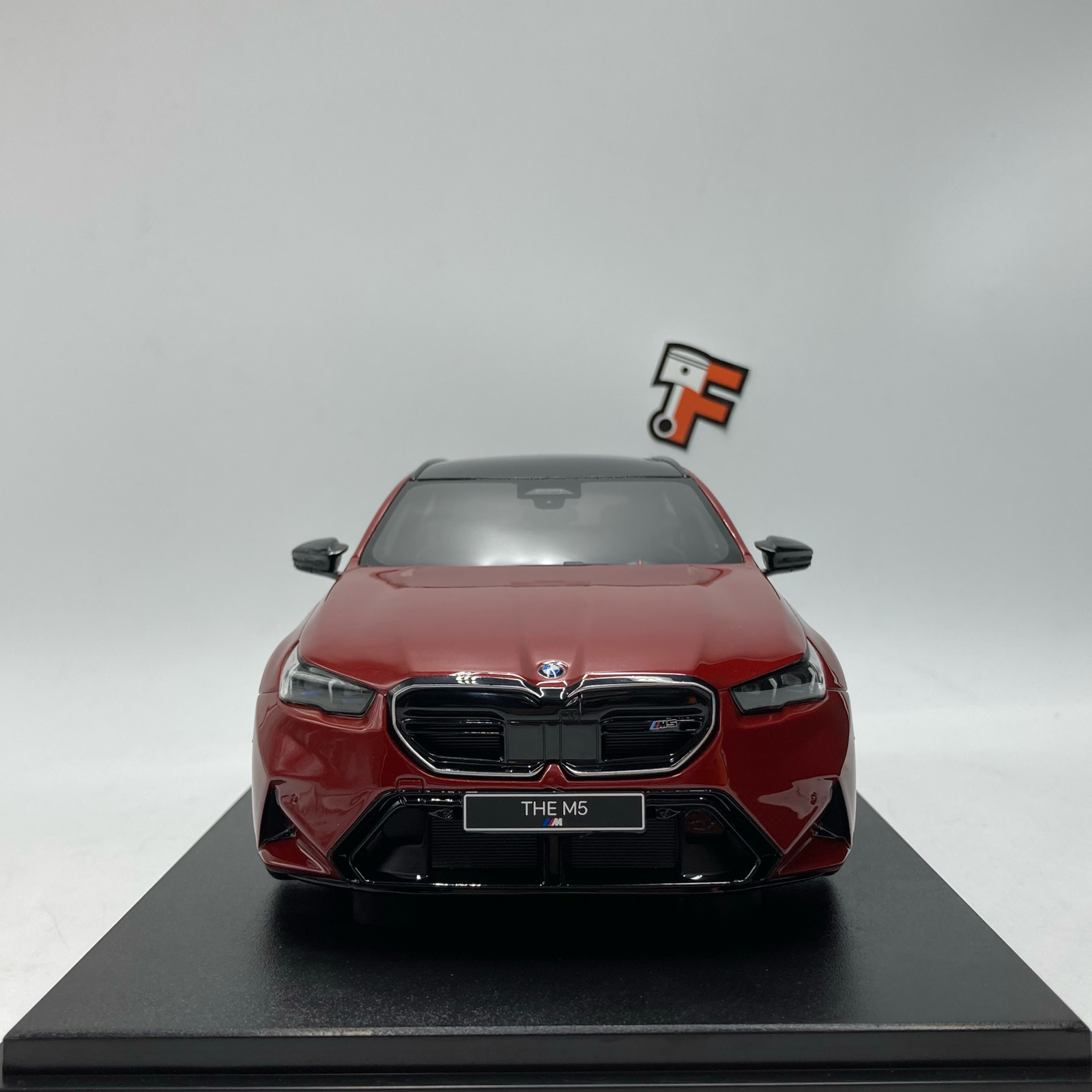 BMW M5 Touring 2025 Fire Red – Image 2