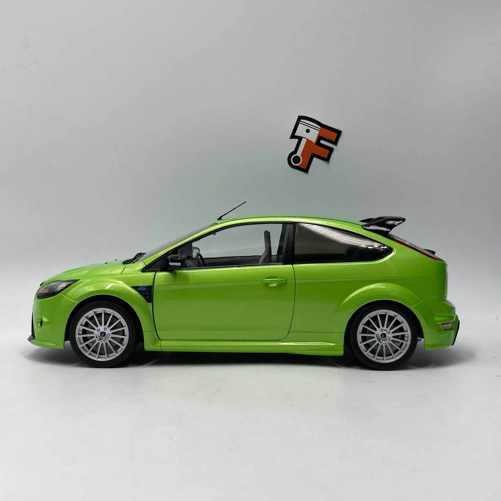 Ford Focus RS MK2 Ultimate Green Metallic 2009 – Image 4