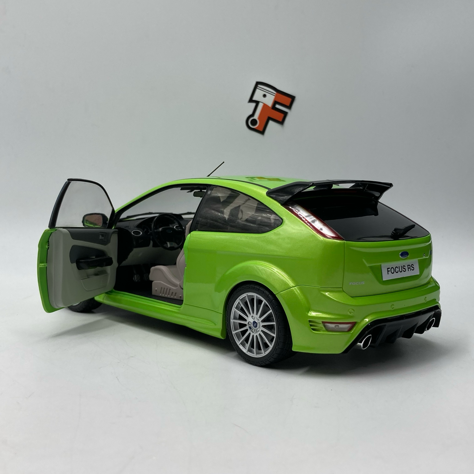 Ford Focus RS MK2 Ultimate Green Metallic 2009 – Image 11