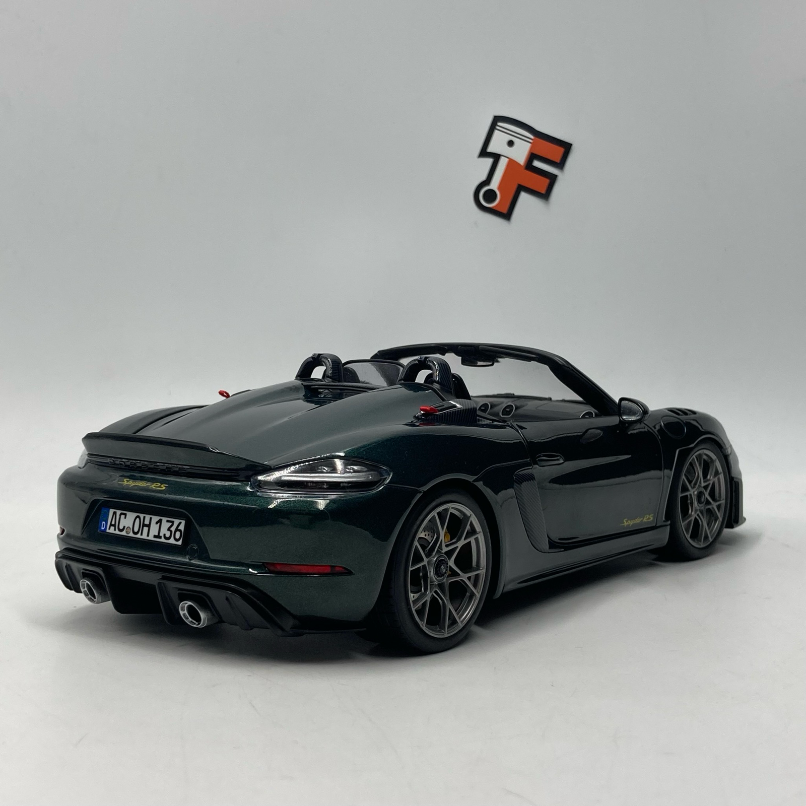 Porsche 718 Spyder RS 2023 Weissach Pack ForestGreen Metallic – Image 7