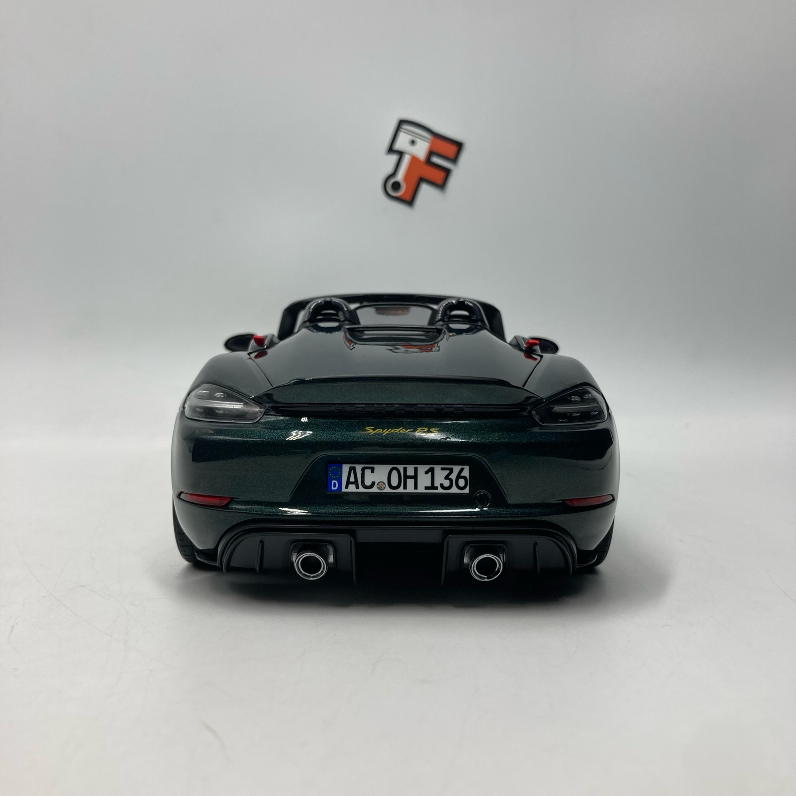 Porsche 718 Spyder RS 2023 Weissach Pack ForestGreen Metallic – Image 6