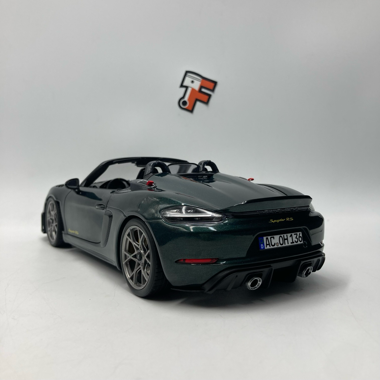 Porsche 718 Spyder RS 2023 Weissach Pack ForestGreen Metallic – Image 5