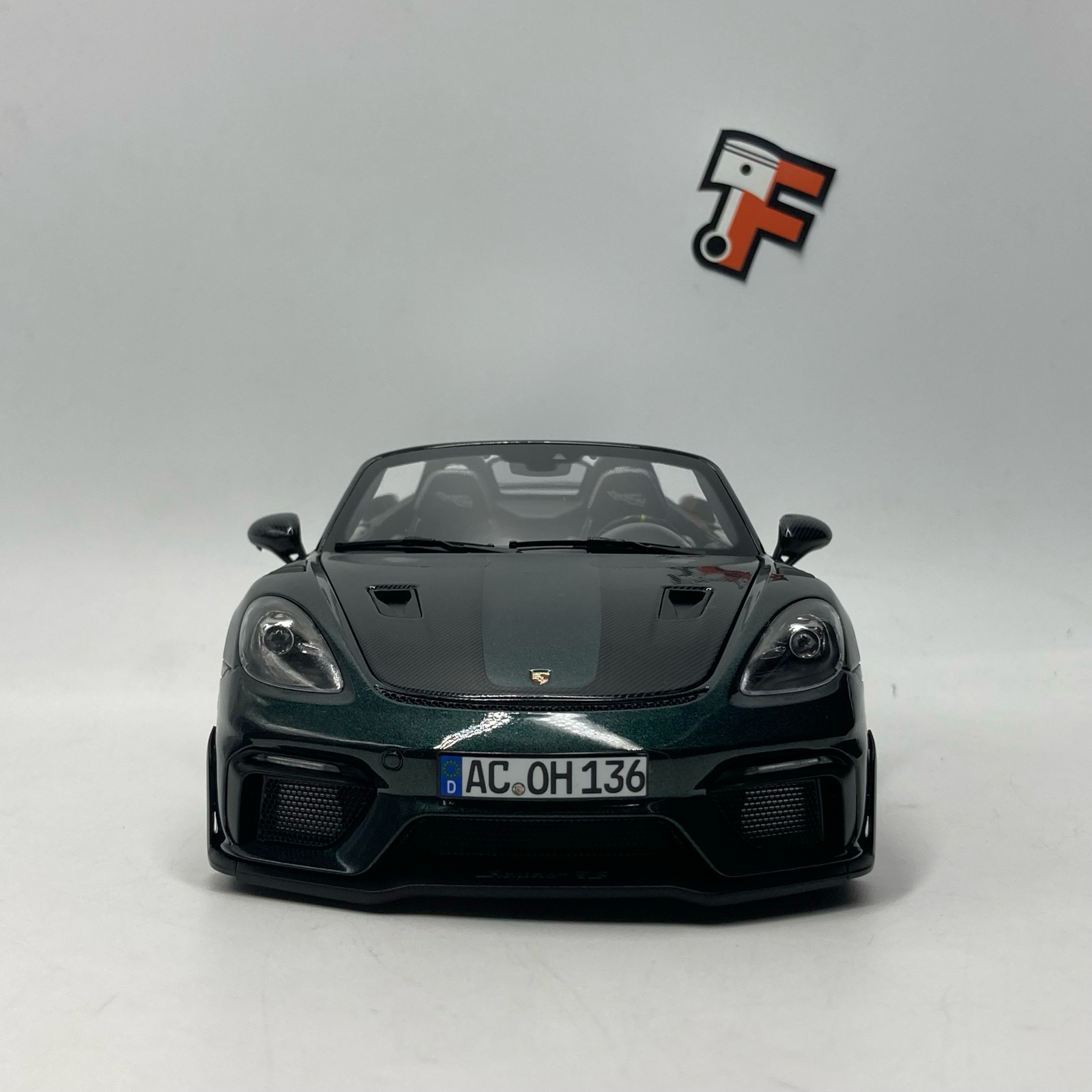 Porsche 718 Spyder RS 2023 Weissach Pack ForestGreen Metallic – Image 2