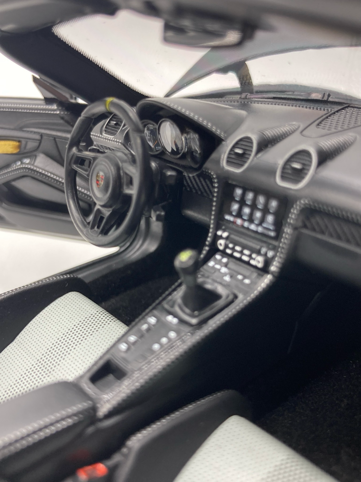 Porsche 718 Spyder RS 2023 Weissach Pack ForestGreen Metallic – Image 10