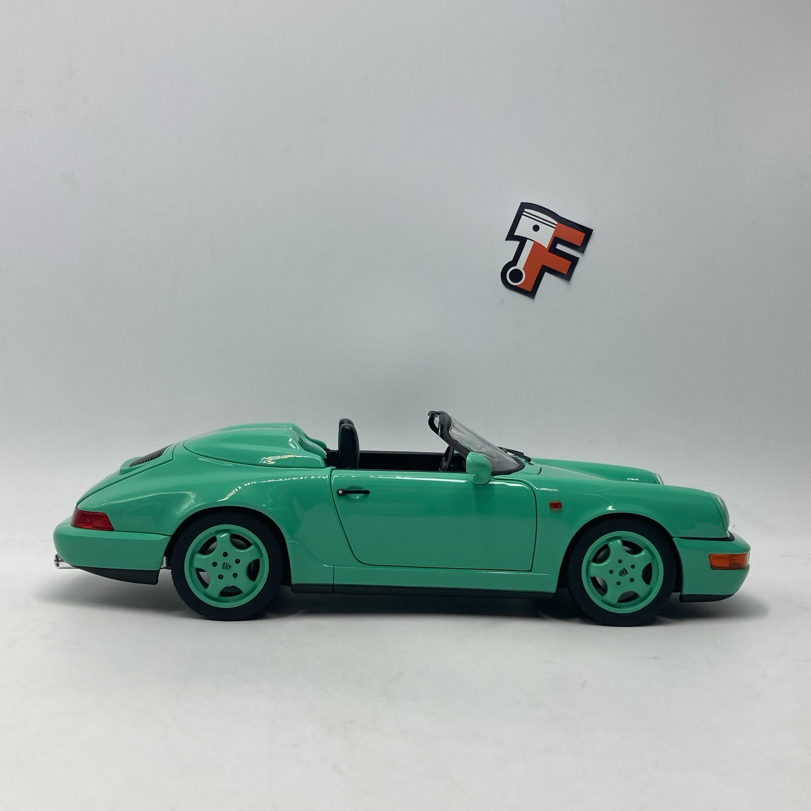 Porsche 911 964 Speedster Mint Green – Image 7