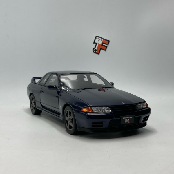 Miniature Nissan GT-R R32 Dark Blue Pearl 1993 Ottomobile 1/18 vendue en Suisse