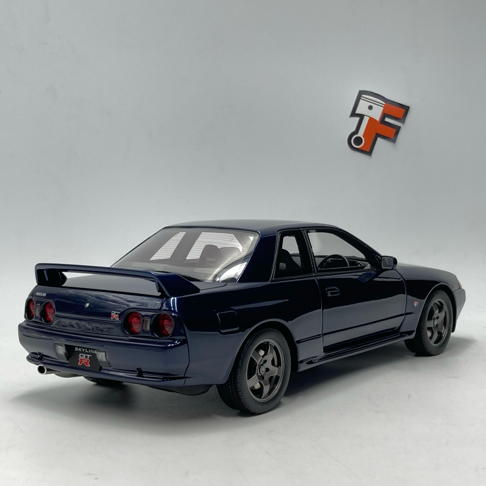 Nissan GT-R R32 Dark Blue Pearl 1993 – Image 6