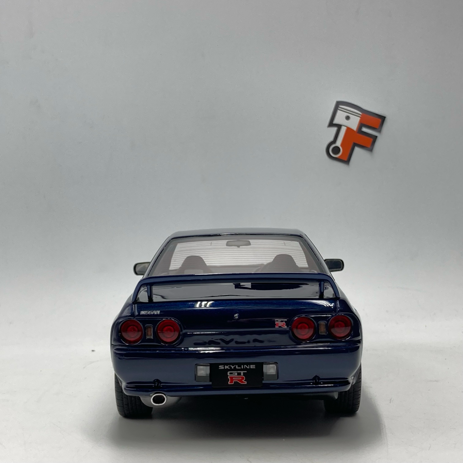 Nissan GT-R R32 Dark Blue Pearl 1993 – Image 5