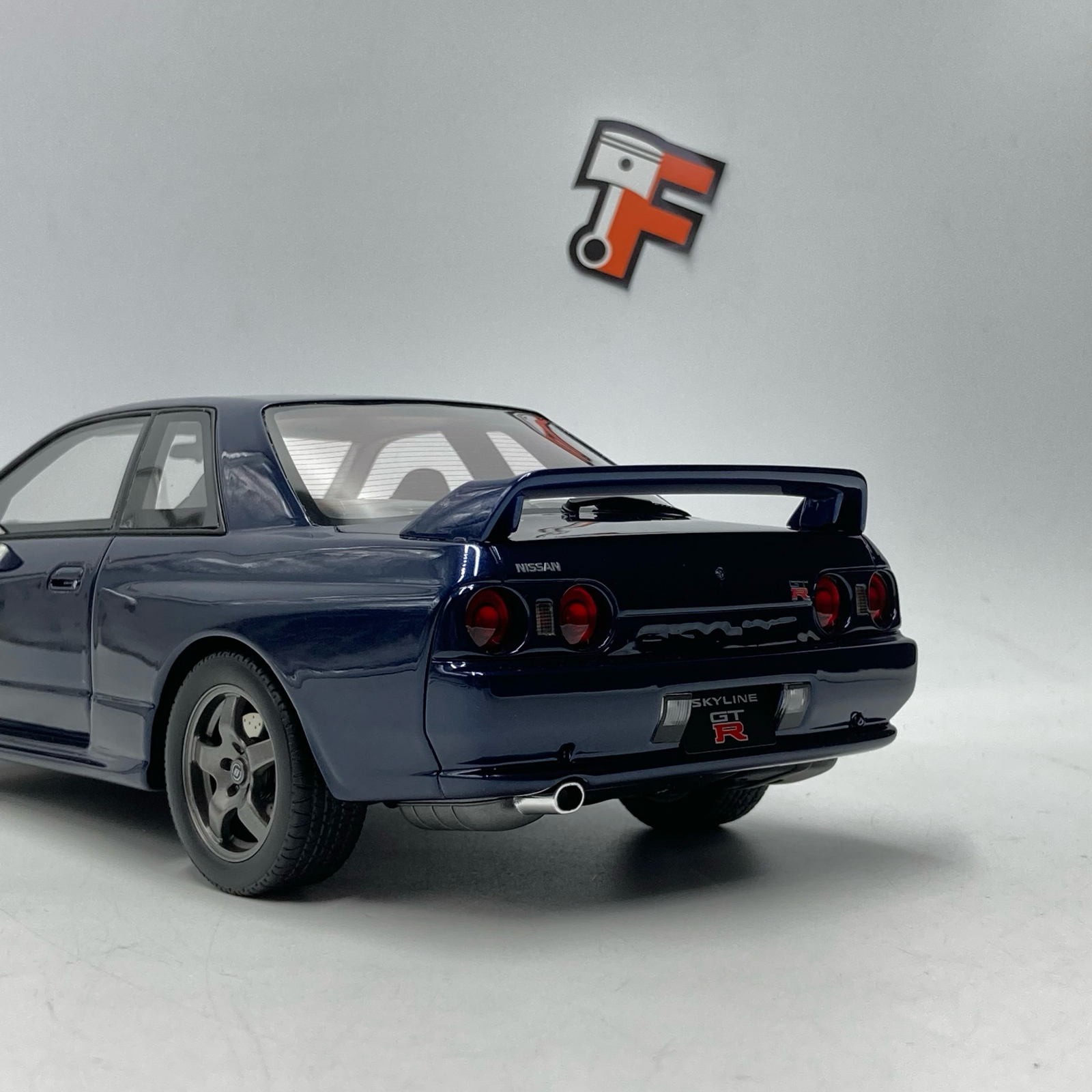 Nissan GT-R R32 Dark Blue Pearl 1993 – Image 9