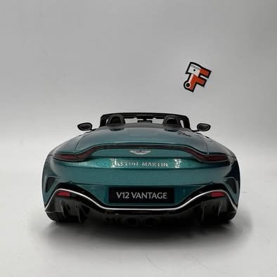 Aston Martin V12 Vantage Roadster Coupe 2023 Tayos Turquoise – Image 3