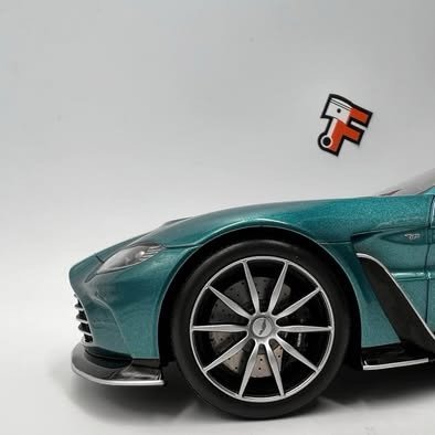 Aston Martin V12 Vantage Roadster Coupe 2023 Tayos Turquoise – Image 7