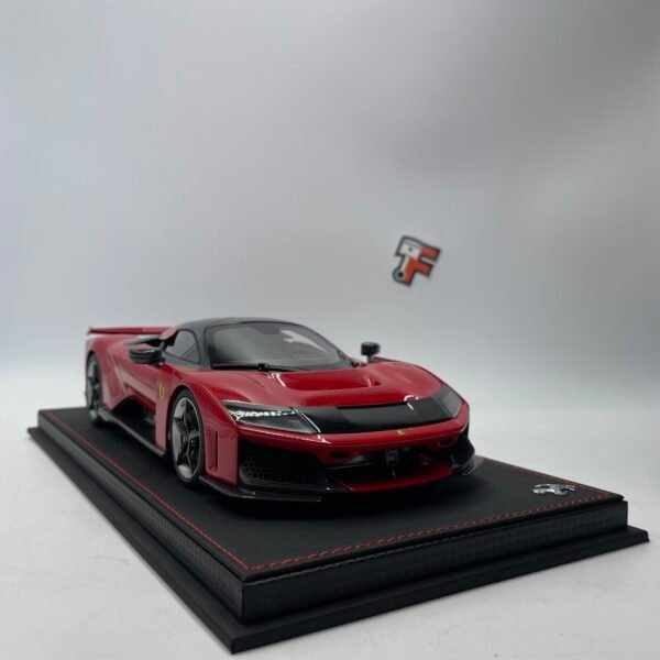Miniature Ferrari F80 Rosso Corsa Carbon Silver BBR Models 1/18 limitée Suisse