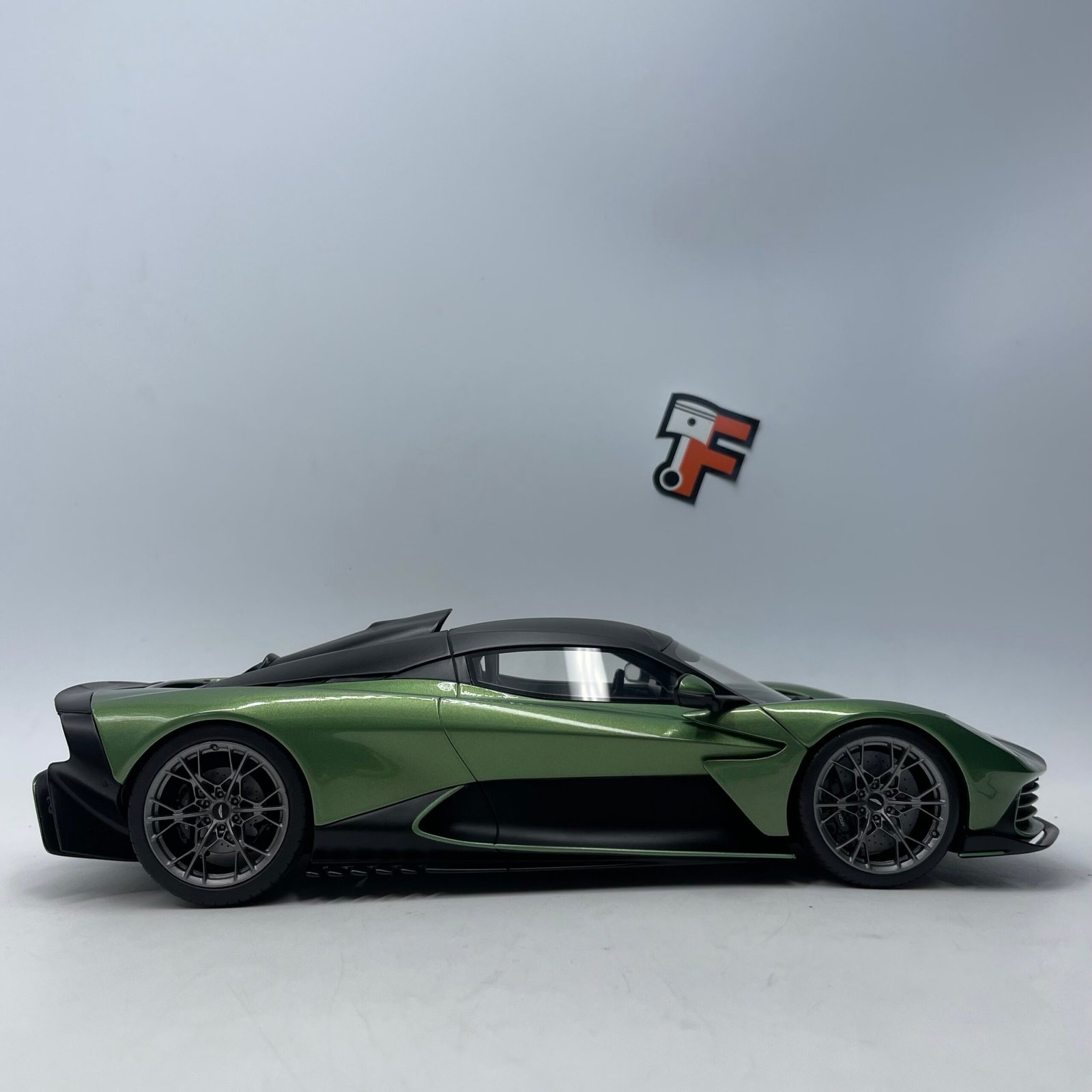 Aston Martin Valhalla 2025 Green – Image 8