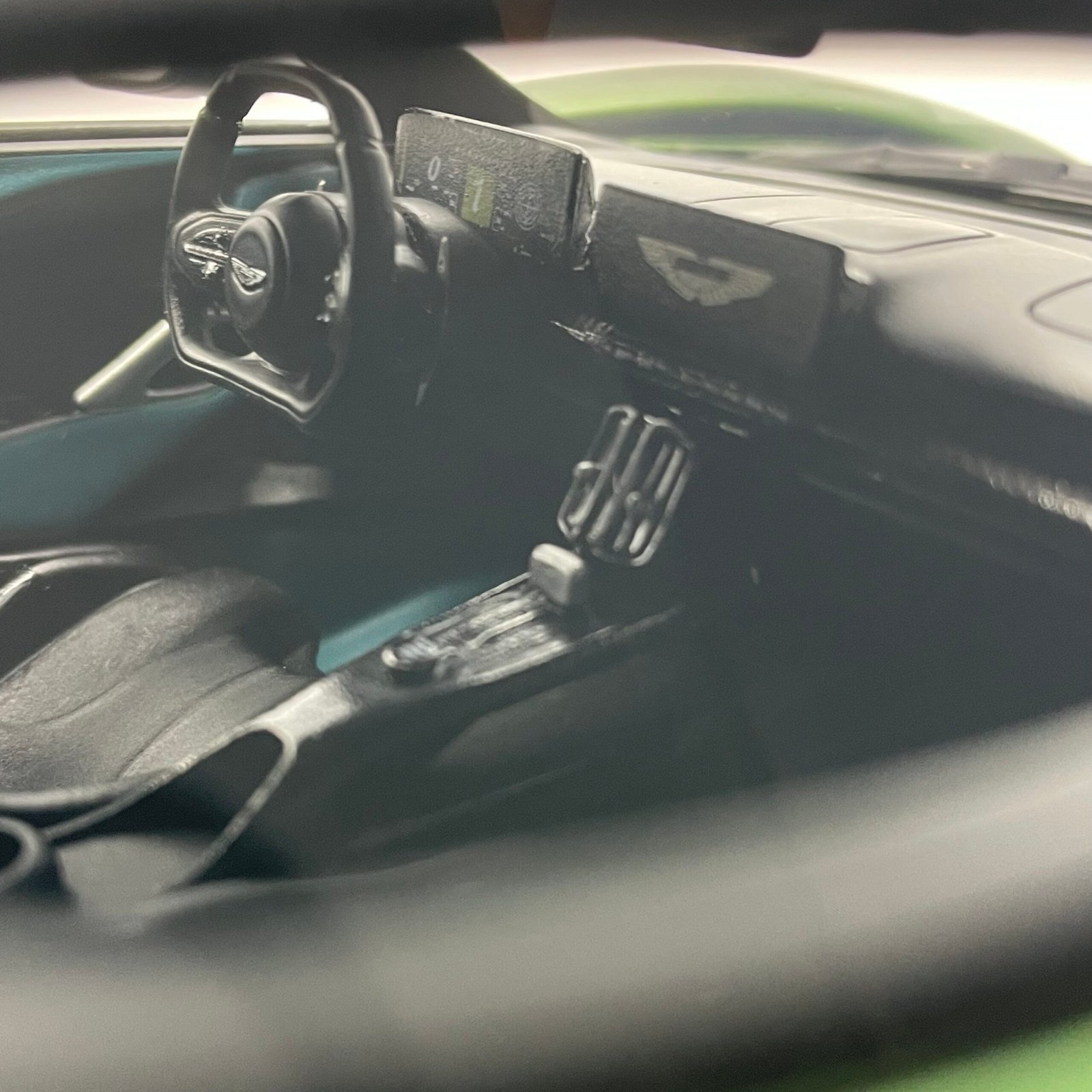 Aston Martin Valhalla 2025 Green – Image 10