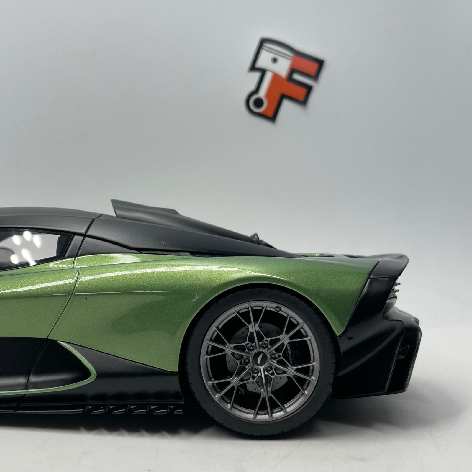 Aston Martin Valhalla 2025 Green – Image 12